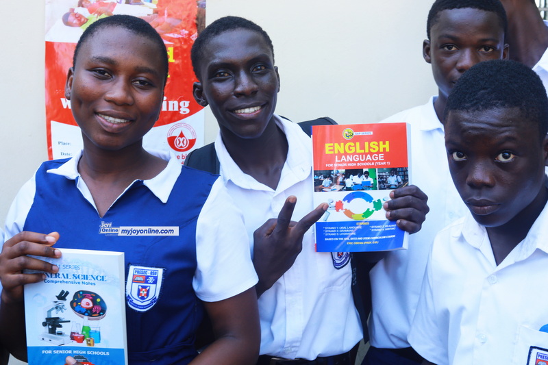 Osu Presby SHS 87-year group donates books to alma mater