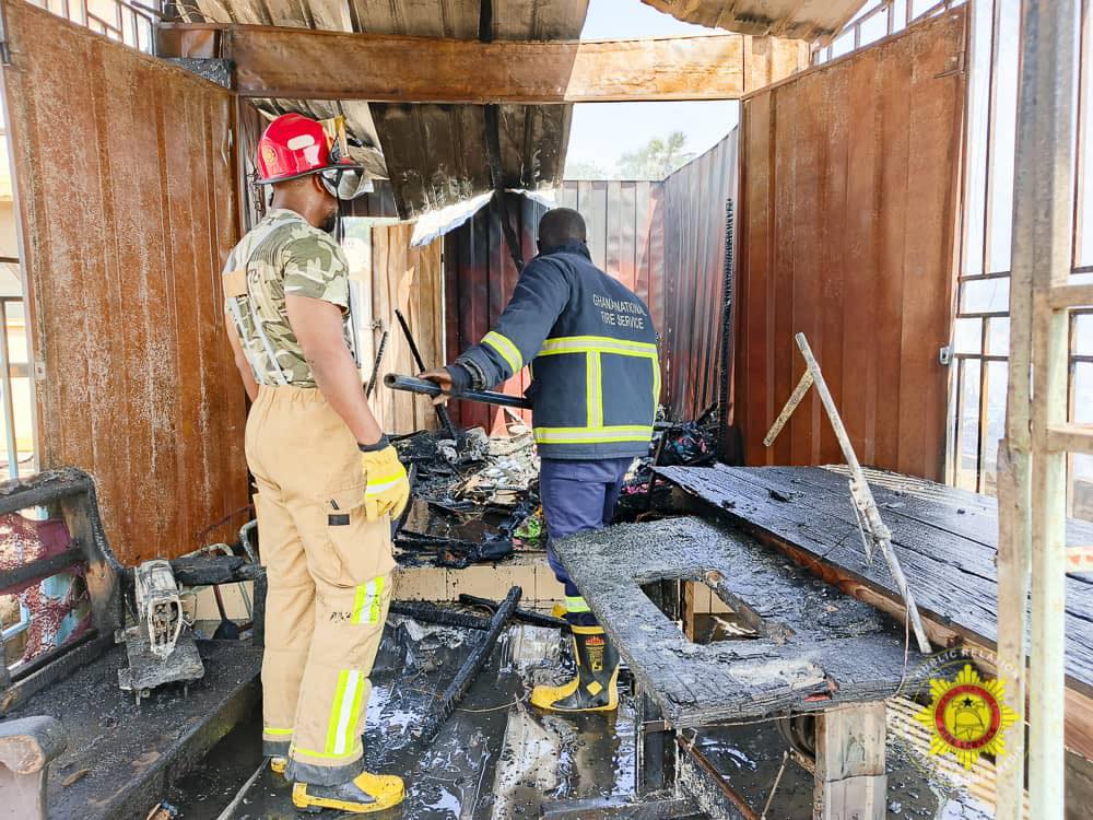 Blaze rips through Tema Community 1, site 17 Blaze rips through Tema Community 1, site 17