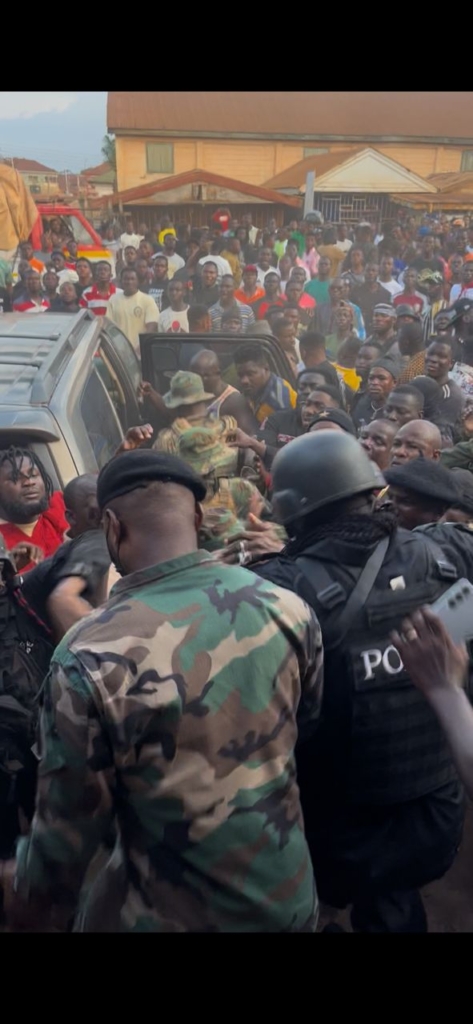Mob besieges Hwidiem police station after anti-galamsey arrests, military team evacuated for safety Mob besieges Hwidiem police station after anti-galamsey arrests, military team evacuated for safety
