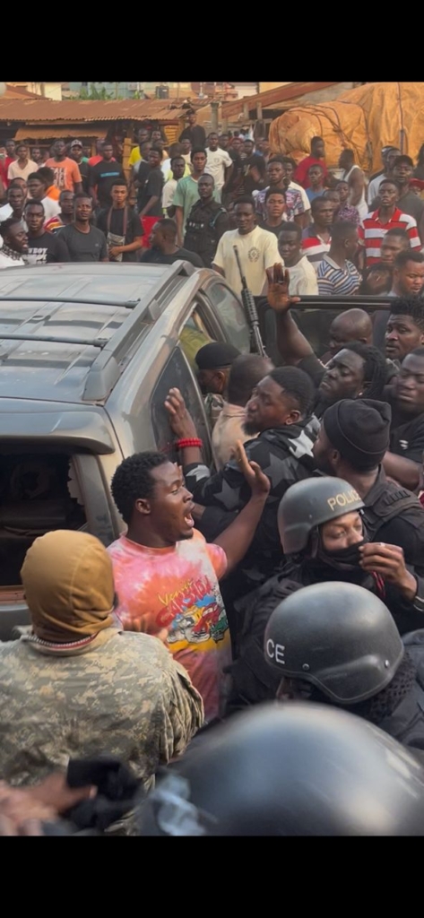 Mob besieges Hwidiem police station after anti-galamsey arrests, military team evacuated for safety Mob besieges Hwidiem police station after anti-galamsey arrests, military team evacuated for safety