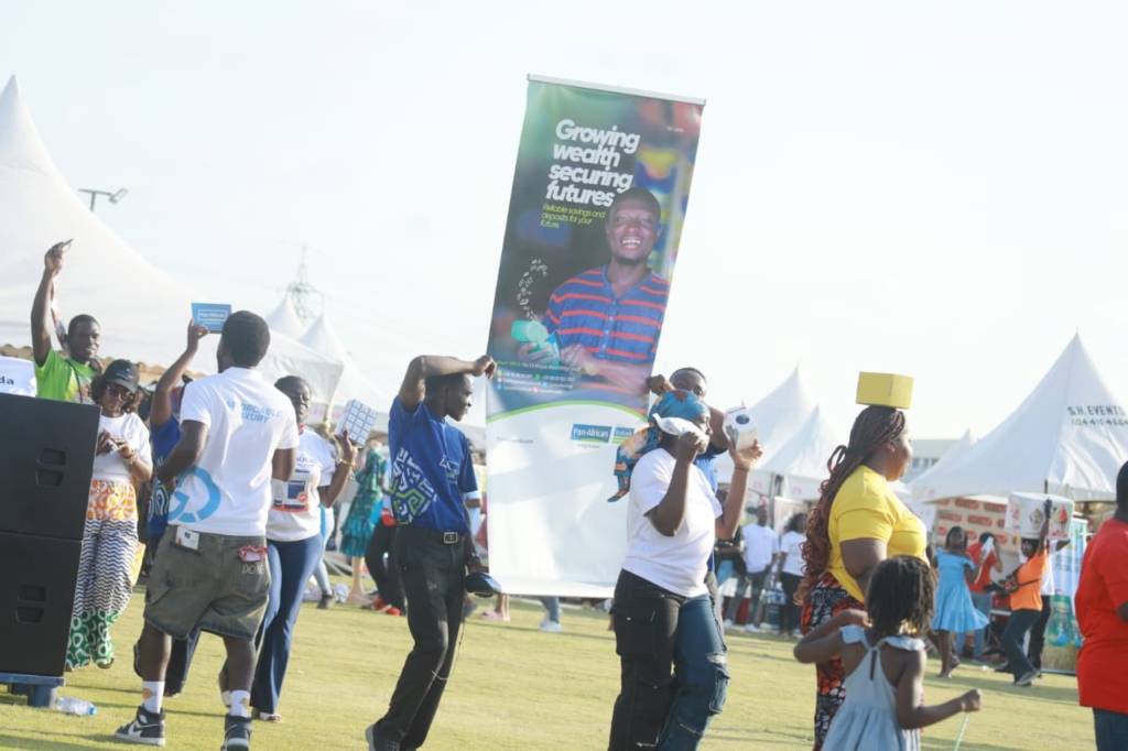 Perez Musik leads patrons and vendors in spirit-filled worship at grand finale of Ecobank-JoyBusiness SME Fair