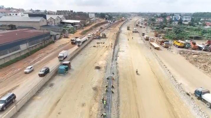 Flooding concerns emerge on Nsawam–Medie road despite ongoing reconstruction