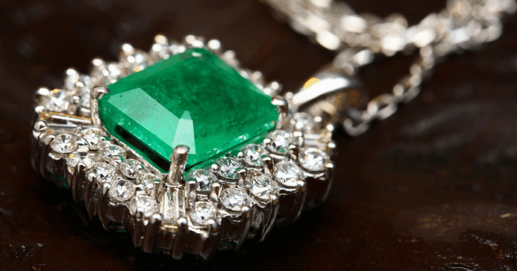 Madagascar military ruler shows 300 kg gemstone found in presidential palace – MyJoyOnline