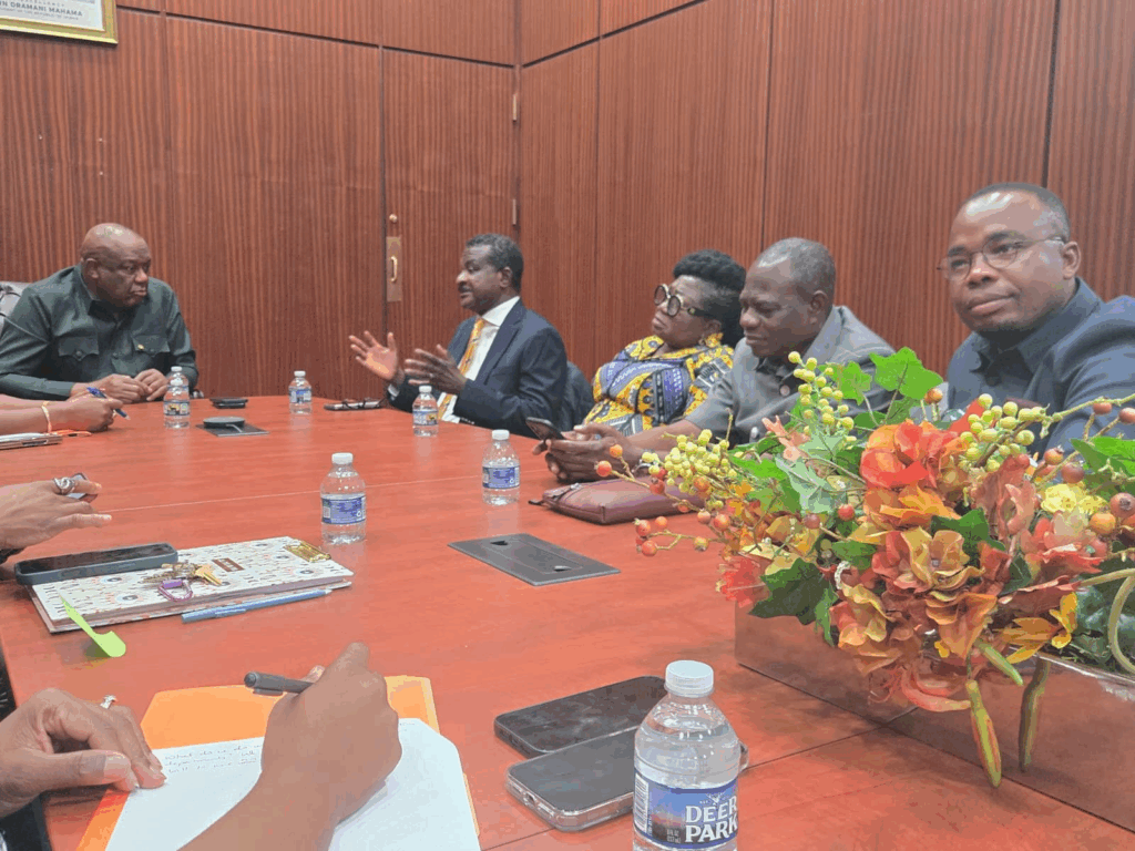 Ambassador Smith welcomes members of Parliament's Committee on Ways and Means Ambassador Smith welcomes members of Parliament's Committee on Ways and Means