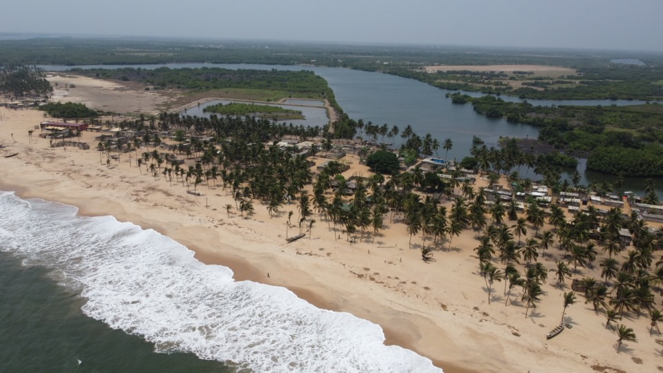 No way home: Women and children stranded in Keta, Anloga and Ketu floods