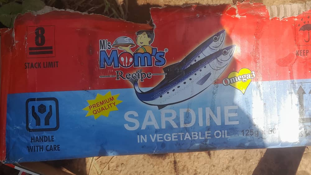 Police arrest 3 for looting sardines after truck overturns on Accra–Kumasi highway Police arrest 3 for looting sardines after truck overturns on Accra–Kumasi highway