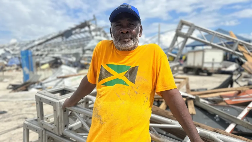 'We need food, we have no food' - desperation takes hold in Jamaica after hurricane 'We need food, we have no food' - desperation takes hold in Jamaica after hurricane