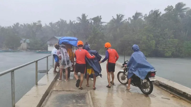 Nearly a million evacuated as Philippines braces for 'super typhoon' Nearly a million evacuated as Philippines braces for 'super typhoon'