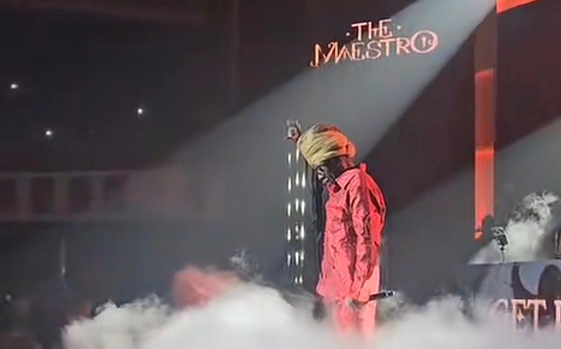 Kojo Antwi thrills fans with regal entry, marathon performance at ‘Antwified’ concert