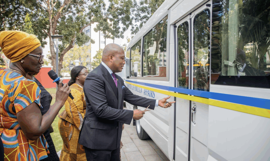 Ablakwa commissions six new buses to ease transport burden of Foreign Affairs Ministry staff – MyJoyOnline
