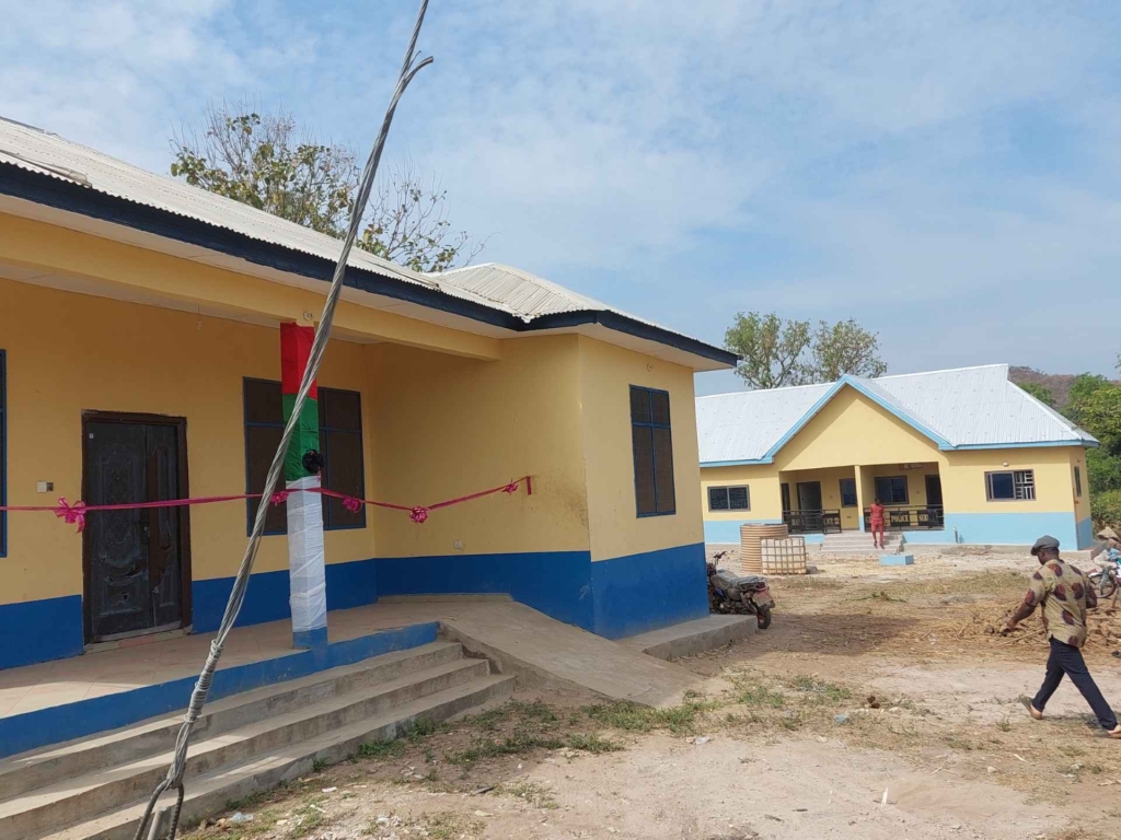 Banda MP hands over police station,...