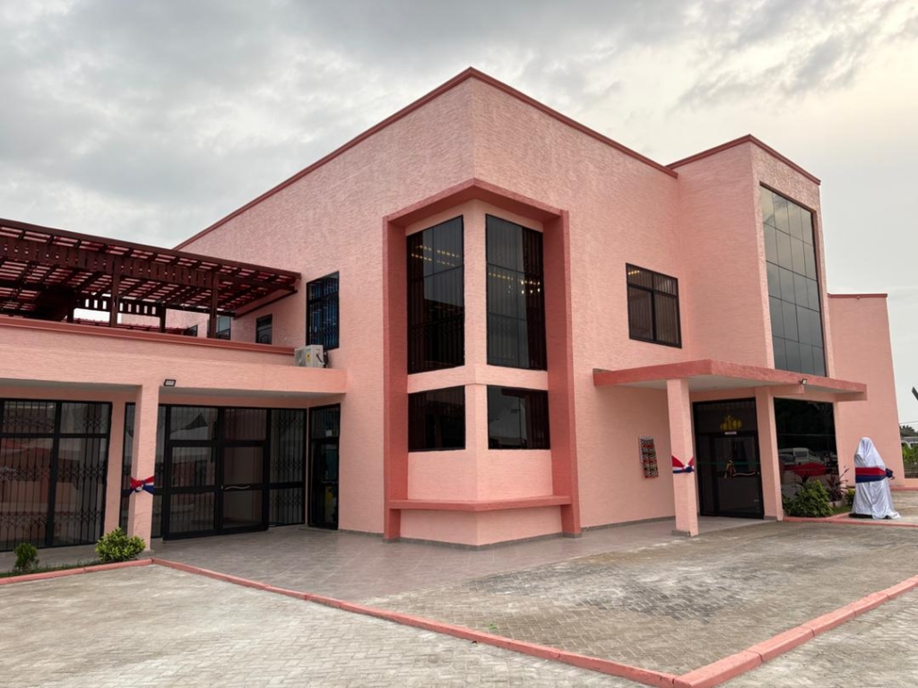 Afenyo-Markin commissions state-of-the-art library, ICT facility in Efutu – MyJoyOnline