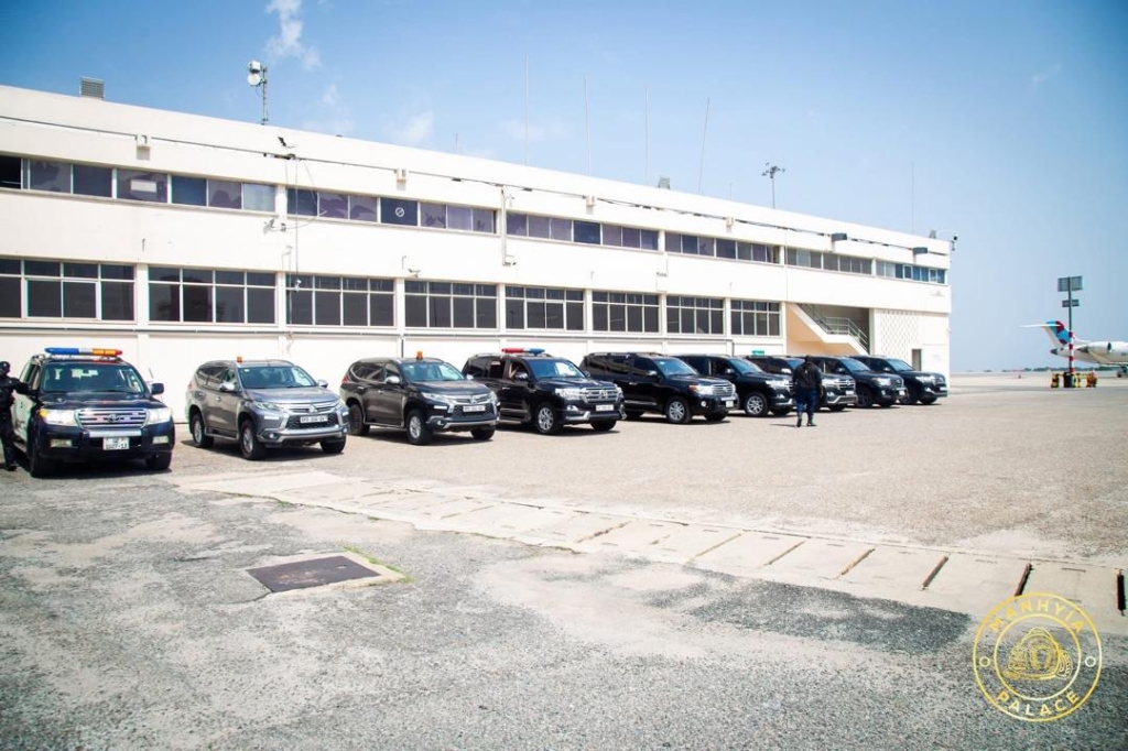Photos: Asantehene arrives in Accra to present Bawku mediation report to President Mahama Photos: Asantehene arrives in Accra to present Bawku mediation report to President Mahama