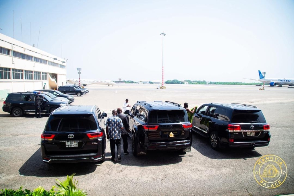 Photos: Asantehene arrives in Accra to present Bawku mediation report to President Mahama Photos: Asantehene arrives in Accra to present Bawku mediation report to President Mahama