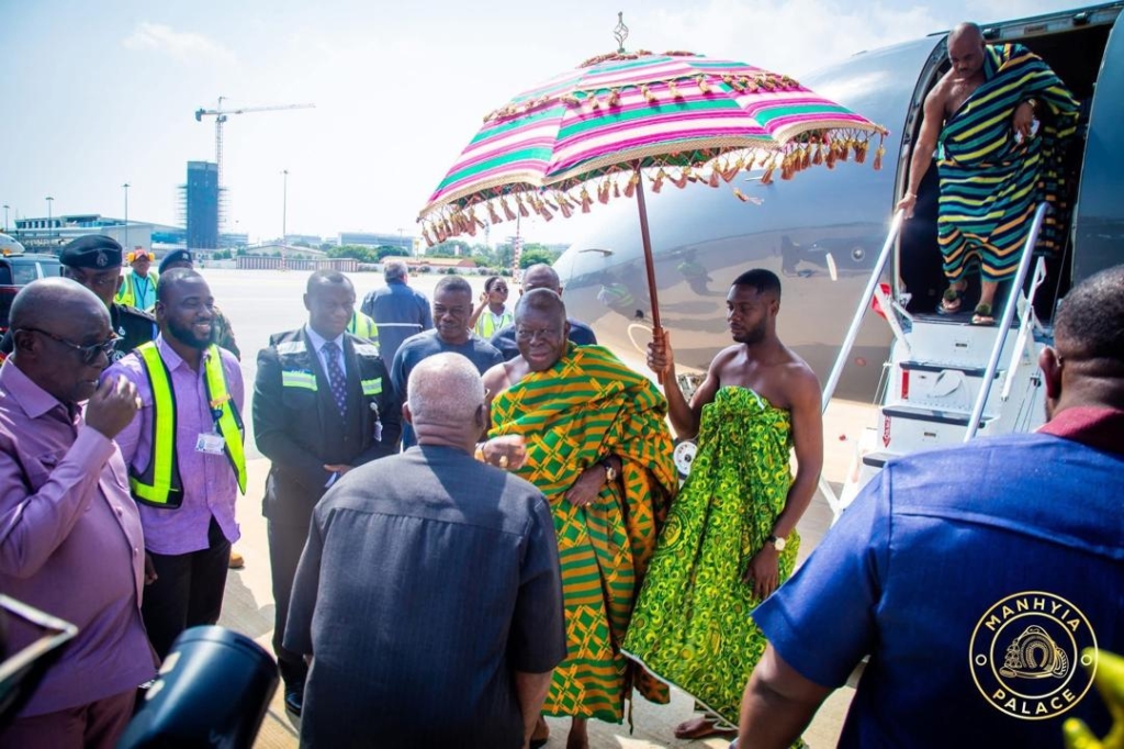 Photos: Asantehene arrives in Accra to present Bawku mediation report to President Mahama Photos: Asantehene arrives in Accra to present Bawku mediation report to President Mahama