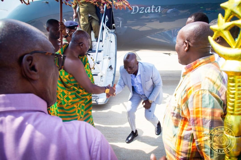Photos: Asantehene arrives in Accra to present Bawku mediation report to President Mahama Photos: Asantehene arrives in Accra to present Bawku mediation report to President Mahama