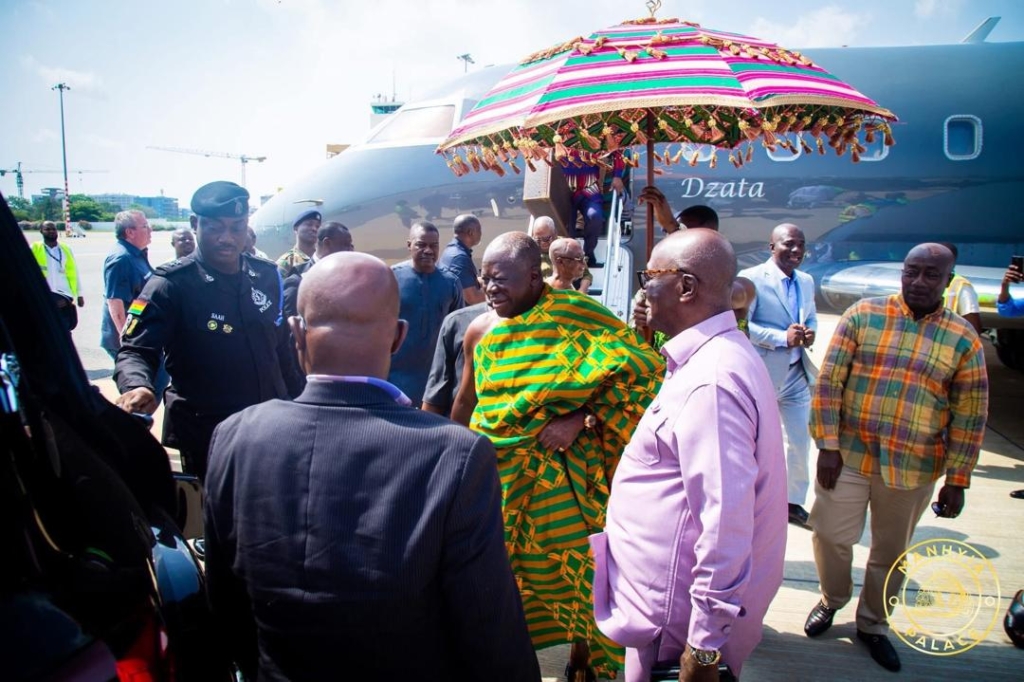 Photos: Asantehene arrives in Accra to present Bawku mediation report to President Mahama Photos: Asantehene arrives in Accra to present Bawku mediation report to President Mahama