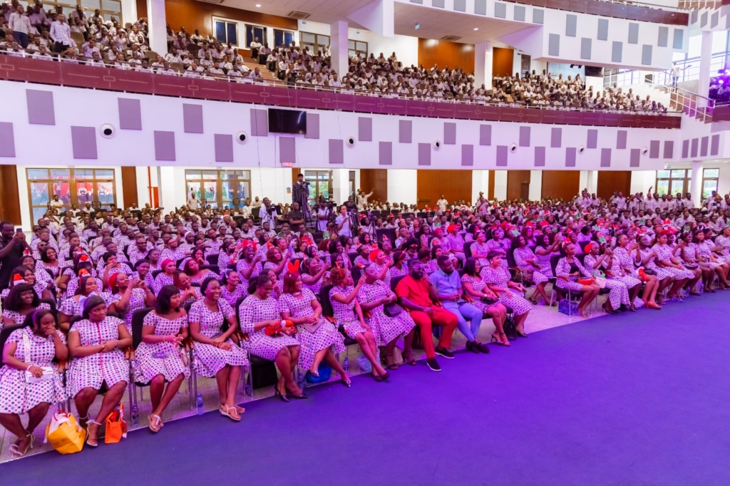 Bills Microcredit marks strong 2025 performance with employee awards, 10 vehicles and cash prizes