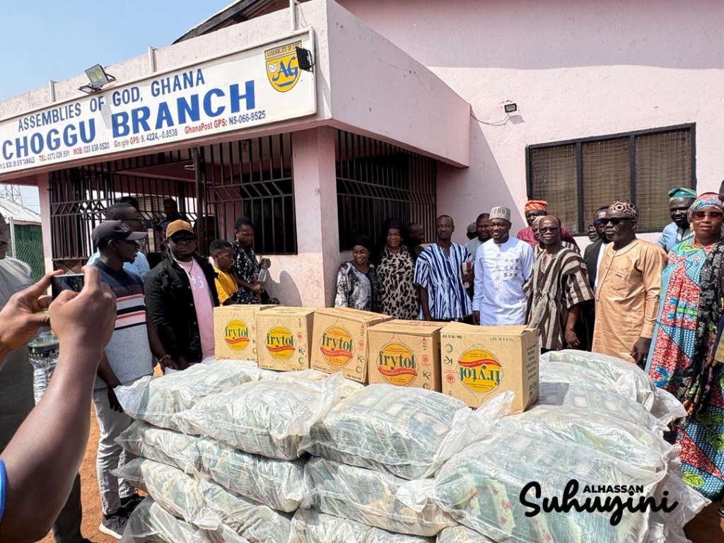 Alhassan Suhuyini makes Christmas donations to churches within Tamale North Constituency