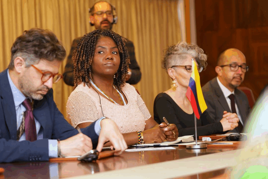 Photos: Vice President welcomes Colombia’s Vice President to Ghana for bilateral talks Photos: Vice President welcomes Colombia’s Vice President to Ghana for bilateral talks