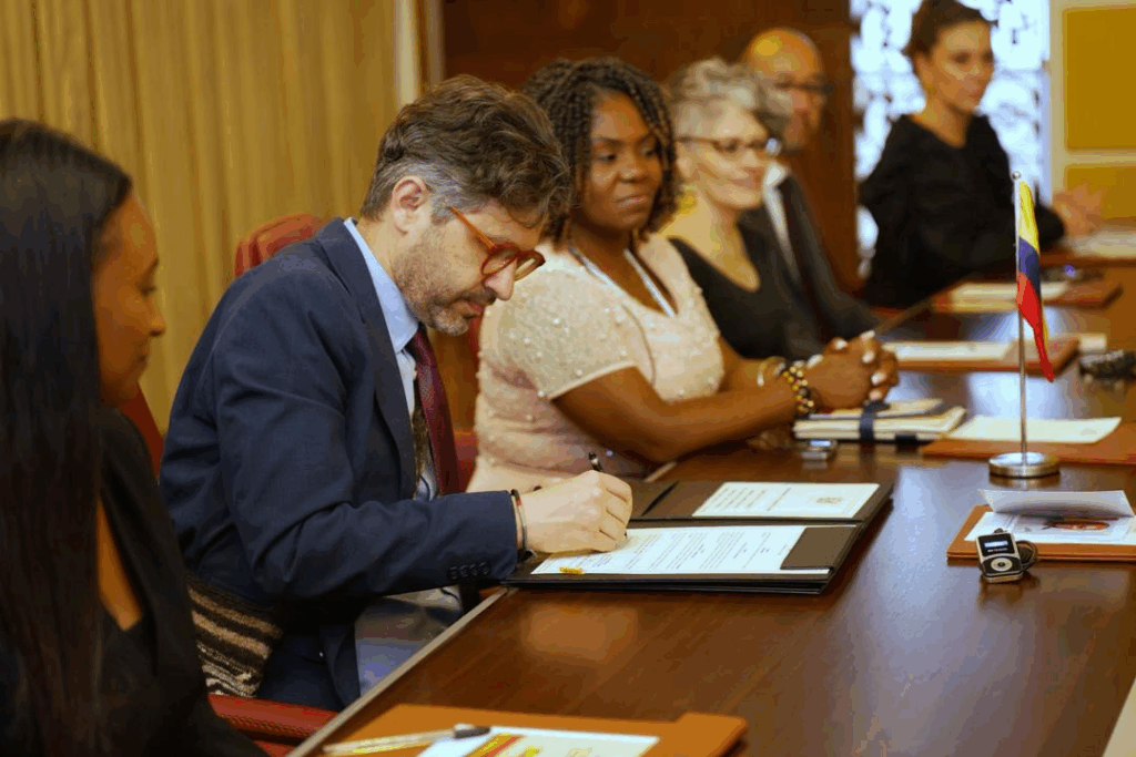 Photos: Vice President welcomes Colombia’s Vice President to Ghana for bilateral talks Photos: Vice President welcomes Colombia’s Vice President to Ghana for bilateral talks