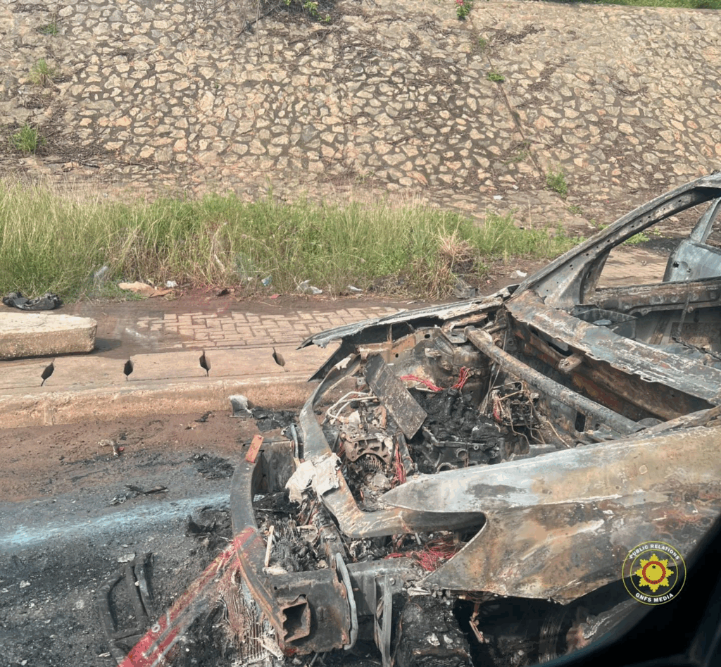 Car completely destroyed by fire at Shiashie Car completely destroyed by fire at Shiashie