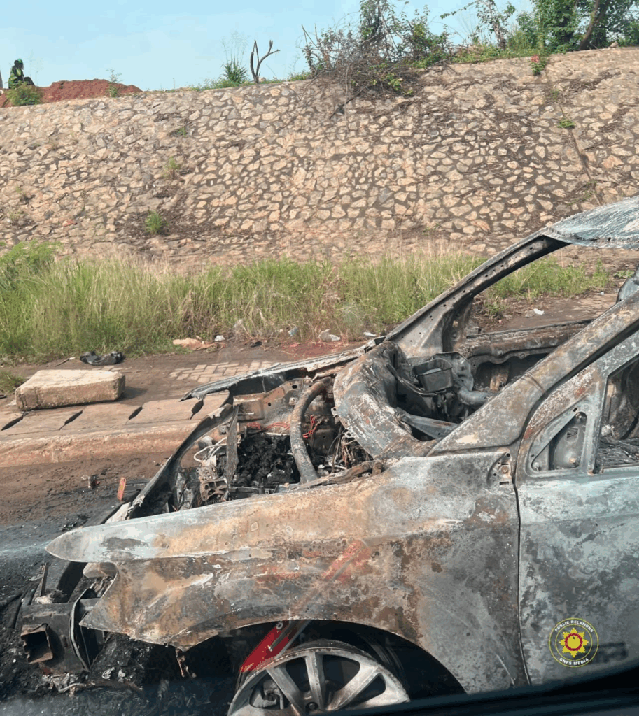 Car completely destroyed by fire at Shiashie Car completely destroyed by fire at Shiashie