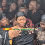 Serwaa Broni breaks down at Daddy Lumba’s funeral Serwaa Broni breaks down at Daddy Lumba’s funeral