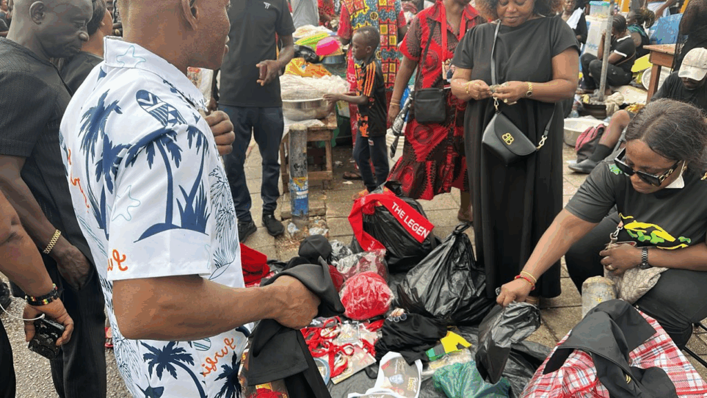 Daddy Lumba: Brisk business as fans defy rains to honour highlife legend Daddy Lumba: Brisk business as fans defy rains to honour highlife legend