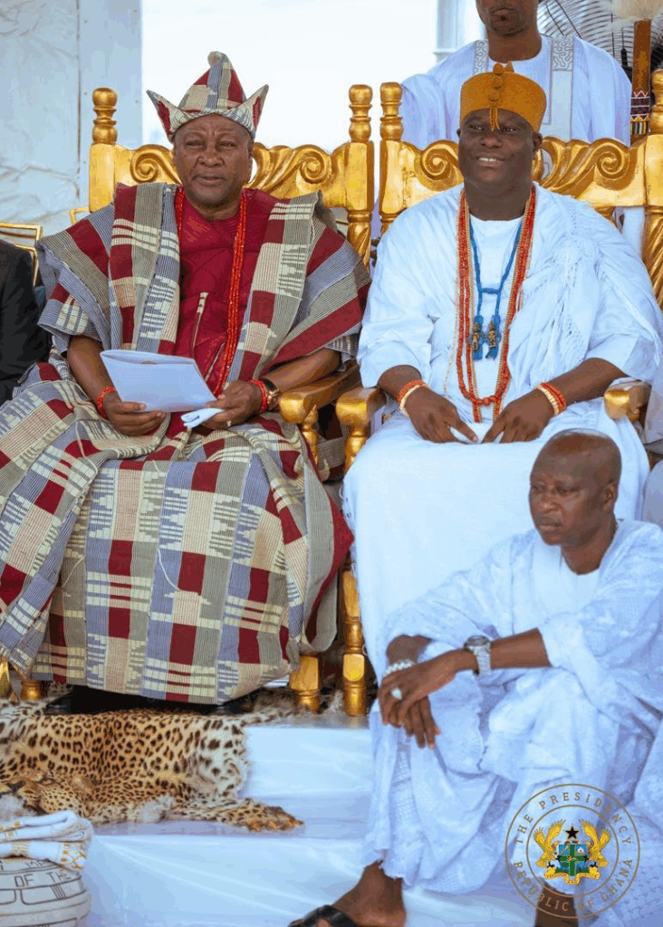 Photos: Ooni of Ife confers prestigious Yoruba title on President Mahama in Nigeria Photos: Ooni of Ife confers prestigious Yoruba title on President Mahama in Nigeria
