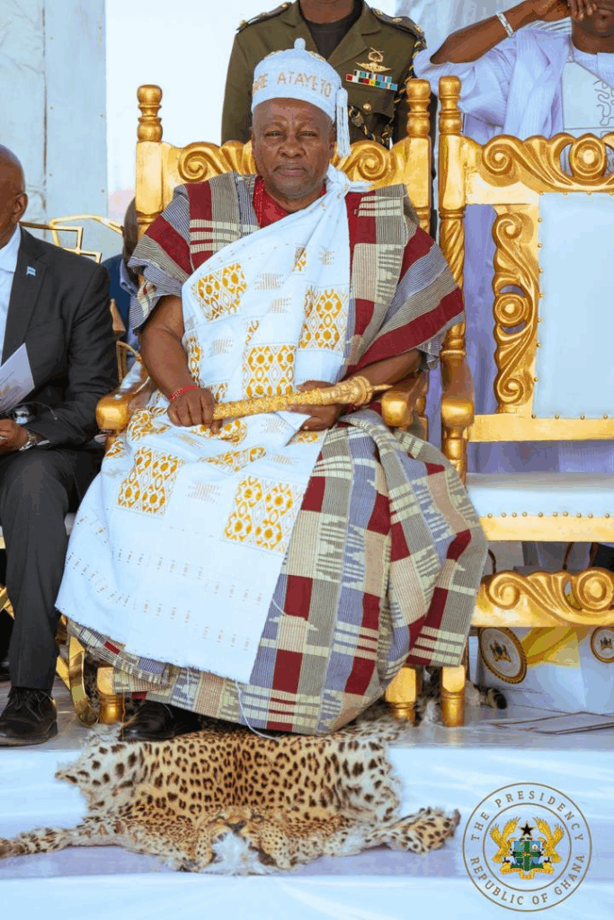 Photos: Ooni of Ife confers prestigious Yoruba title on President Mahama in Nigeria Photos: Ooni of Ife confers prestigious Yoruba title on President Mahama in Nigeria