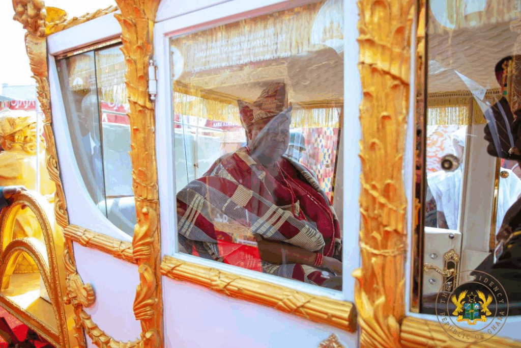 Photos: Ooni of Ife confers prestigious Yoruba title on President Mahama in Nigeria Photos: Ooni of Ife confers prestigious Yoruba title on President Mahama in Nigeria