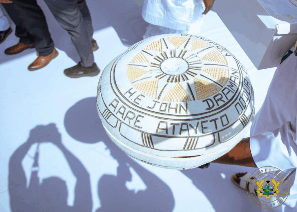 Photos: Ooni of Ife confers prestigious Yoruba title on President Mahama in Nigeria Photos: Ooni of Ife confers prestigious Yoruba title on President Mahama in Nigeria