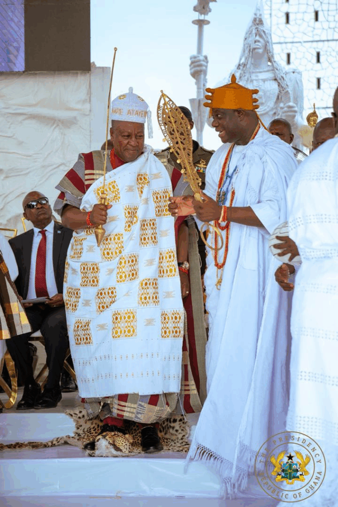 Photos: Ooni of Ife confers prestigious Yoruba title on President Mahama in Nigeria Photos: Ooni of Ife confers prestigious Yoruba title on President Mahama in Nigeria