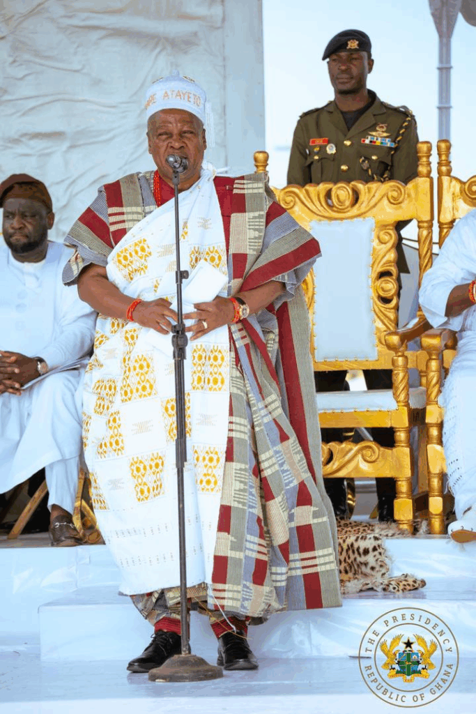 Photos: Ooni of Ife confers prestigious Yoruba title on President Mahama in Nigeria Photos: Ooni of Ife confers prestigious Yoruba title on President Mahama in Nigeria