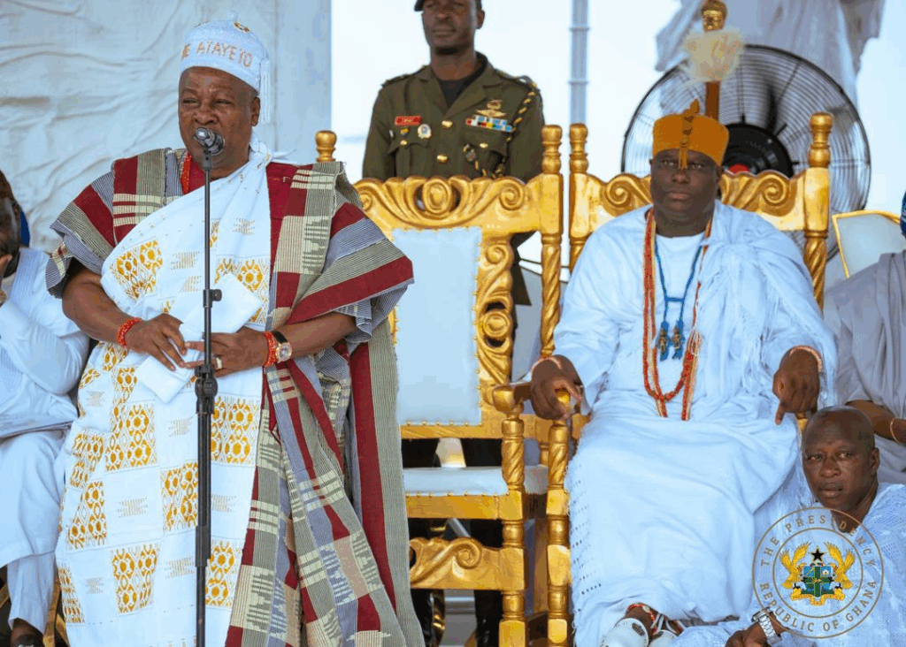 Photos: Ooni of Ife confers prestigious Yoruba title on President Mahama in Nigeria Photos: Ooni of Ife confers prestigious Yoruba title on President Mahama in Nigeria