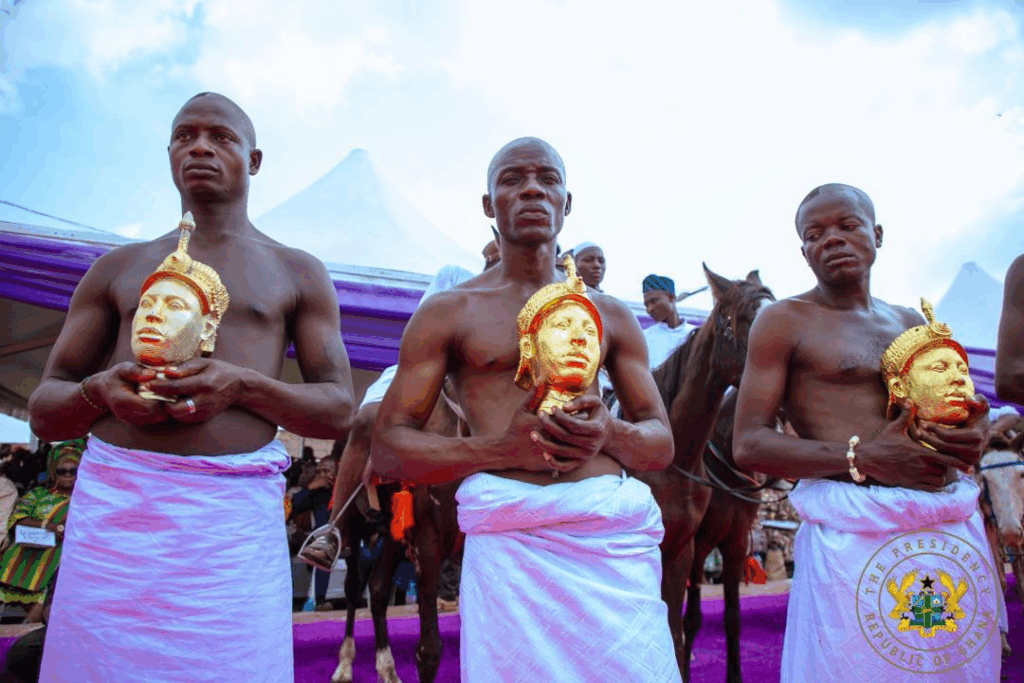 Photos: Ooni of Ife confers prestigious Yoruba title on President Mahama in Nigeria Photos: Ooni of Ife confers prestigious Yoruba title on President Mahama in Nigeria
