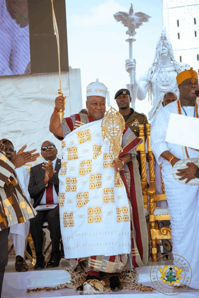 Photos: Ooni of Ife confers prestigious Yoruba title on President Mahama in Nigeria Photos: Ooni of Ife confers prestigious Yoruba title on President Mahama in Nigeria