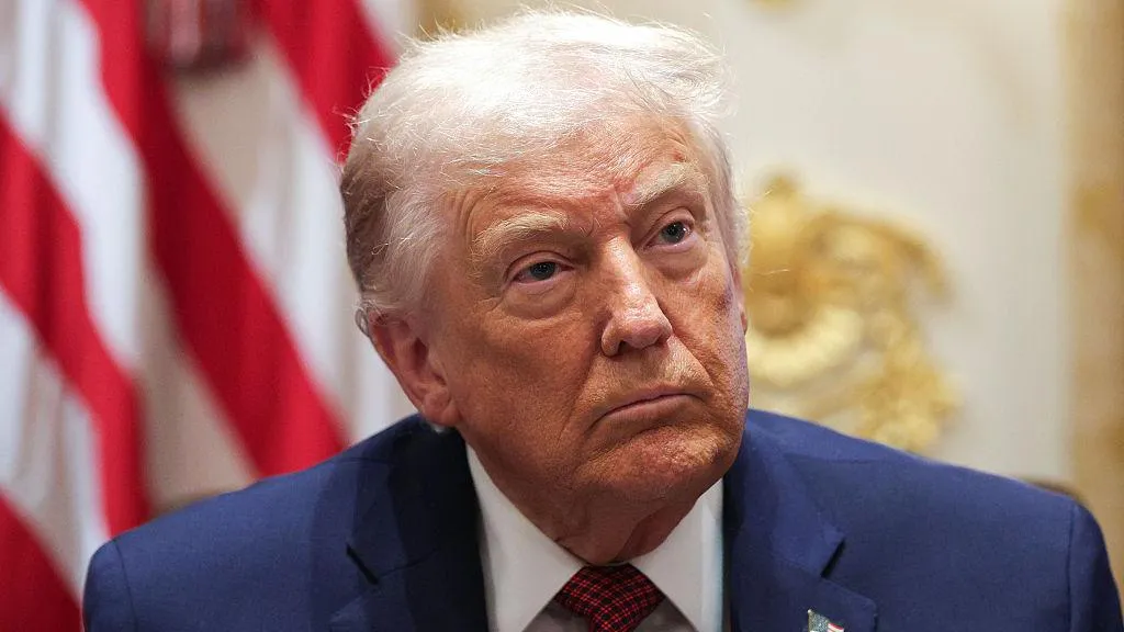 Trump orders blockade of sanctioned oil...