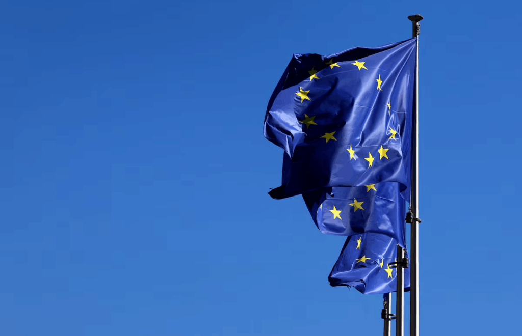 EU plans checks against cheap plastic...