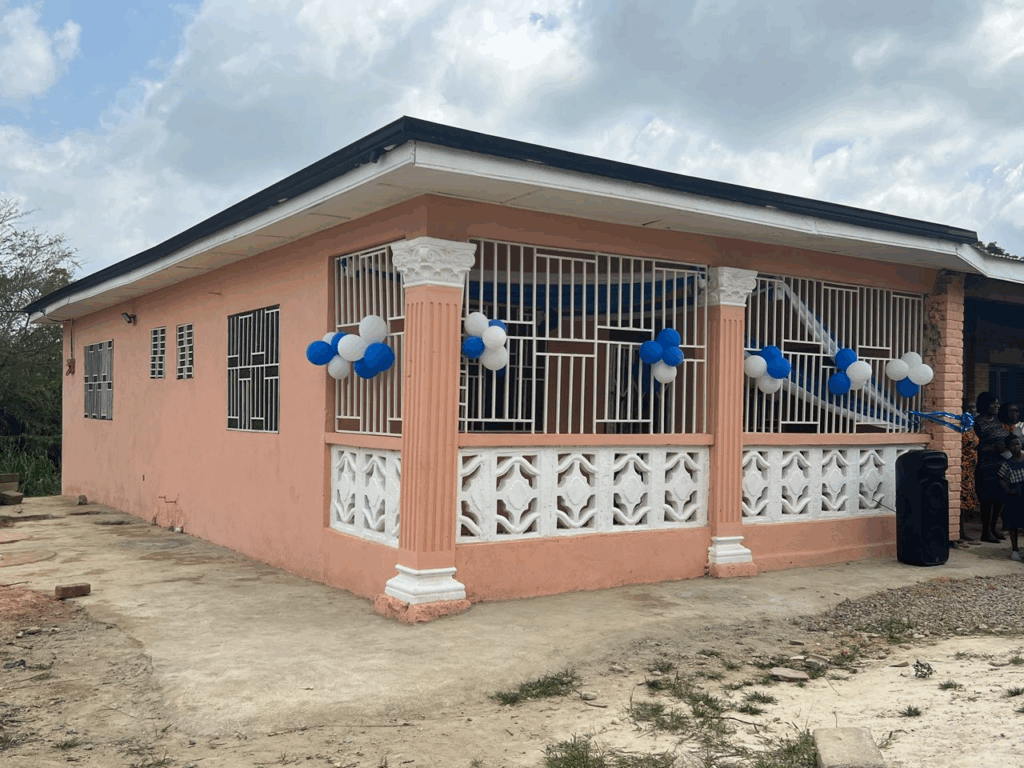 Obuasi Bitters CEO rebuilds Pomposo school ...