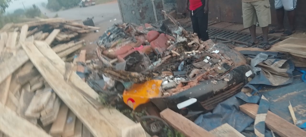 Truckload of wood crushes taxi, killing driver on Wenchi–Wa highway – MyJoyOnline