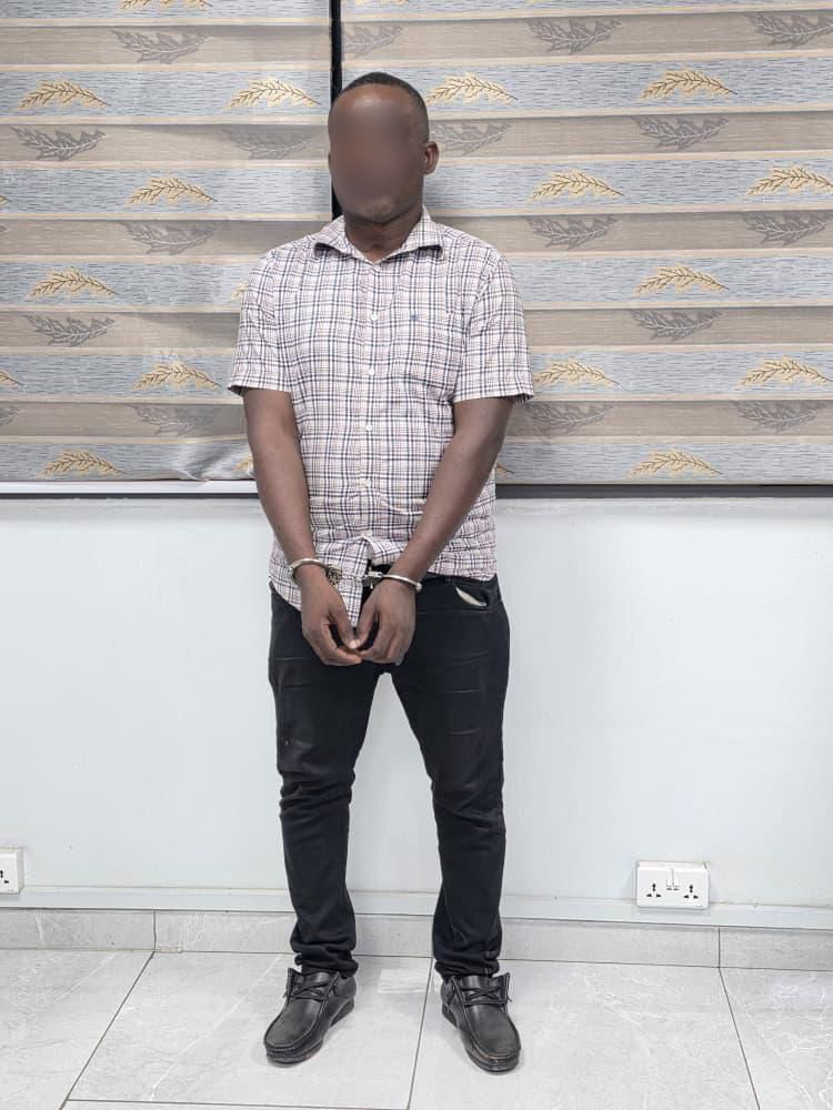 Police arrest three over taxi phone-snatching syndicate