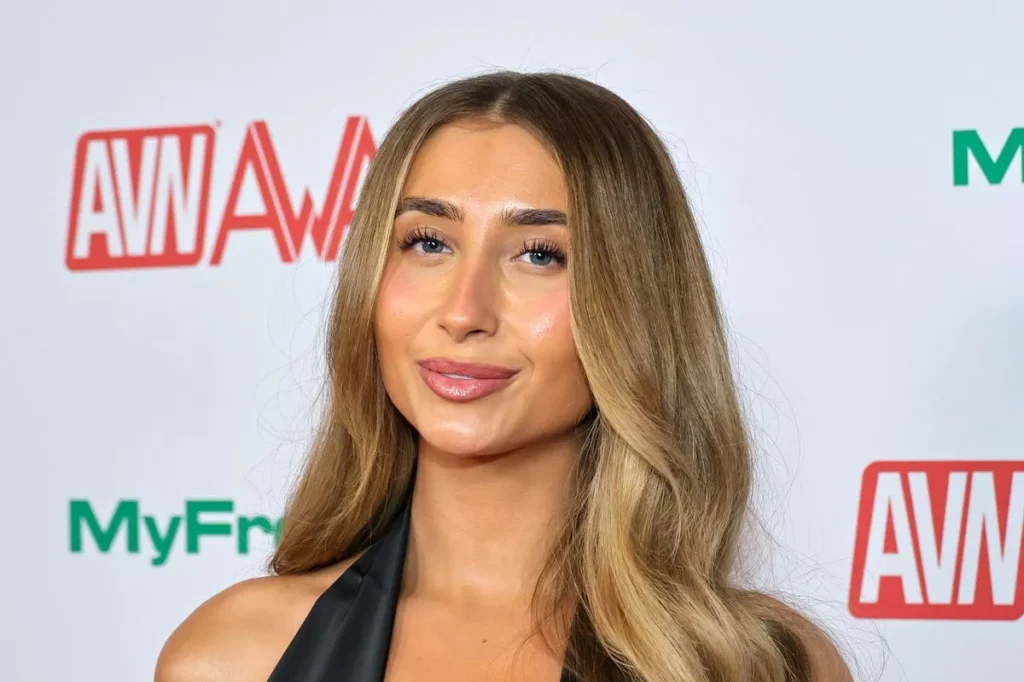 Woman who slept with 1000 men in 12 hours gets baptised, but her life hasn’t changed – MyJoyOnline