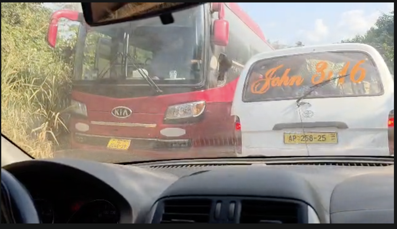 Accra–Kumasi highway gridlock forces traffic diversion, triggers fresh congestion