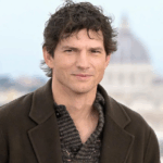 Hollywood isn't to blame for pushing unrealistic beauty standards, says Ashton Kutcher Hollywood isn't to blame for pushing unrealistic beauty standards, says Ashton Kutcher