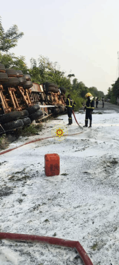 V/R: Fuel tanker overturns on Nyangbo–Tafi Mador road V/R: Fuel tanker overturns on Nyangbo–Tafi Mador road