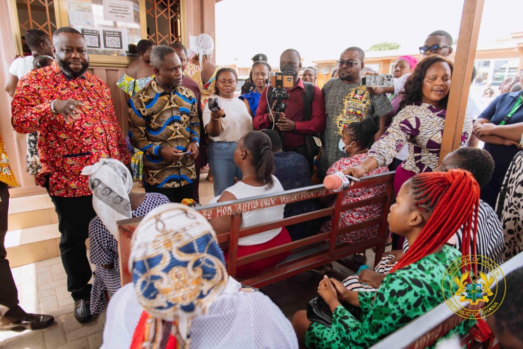 Visible name tags for health staff non-negotiable – Health Minister Visible name tags for health staff non-negotiable – Health Minister