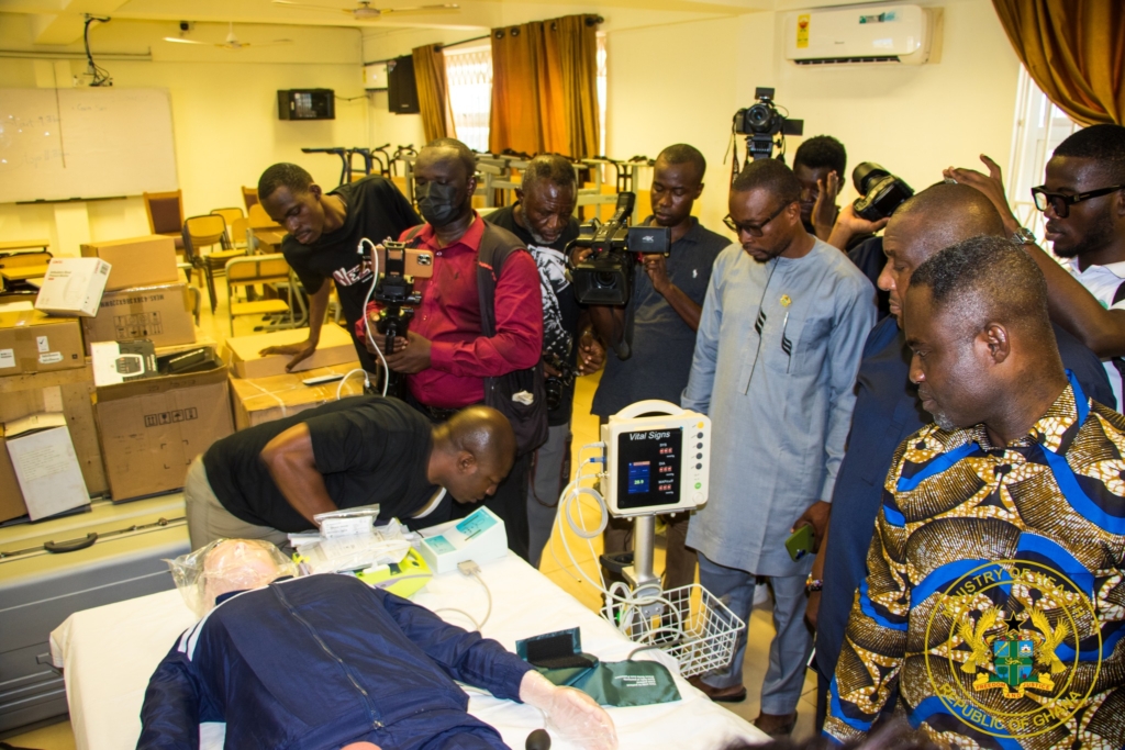 Visible name tags for health staff non-negotiable – Health Minister Visible name tags for health staff non-negotiable – Health Minister