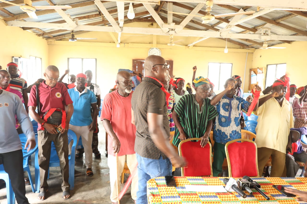 Cocoa price reduction: Clerks cry over attacks by farmers, describes reduction as scam